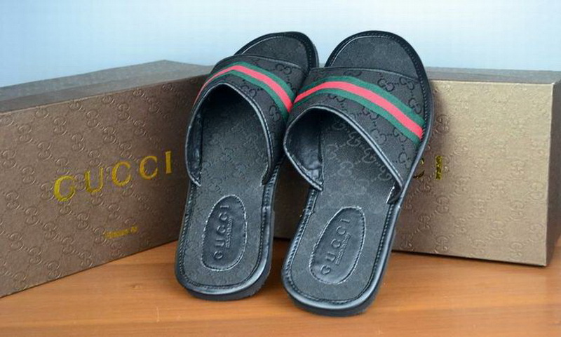 Gucci Slippers Woman--034